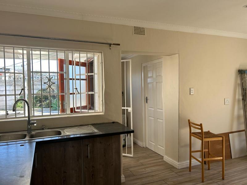 To Let 2 Bedroom Property for Rent in Wynberg Western Cape